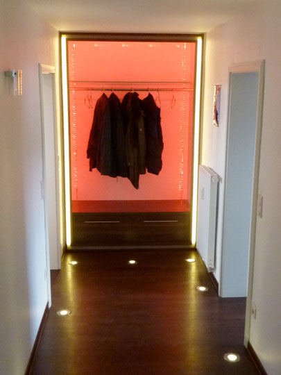 Flur/Gadrobenbeleuchtung in RGB/ LED Technik